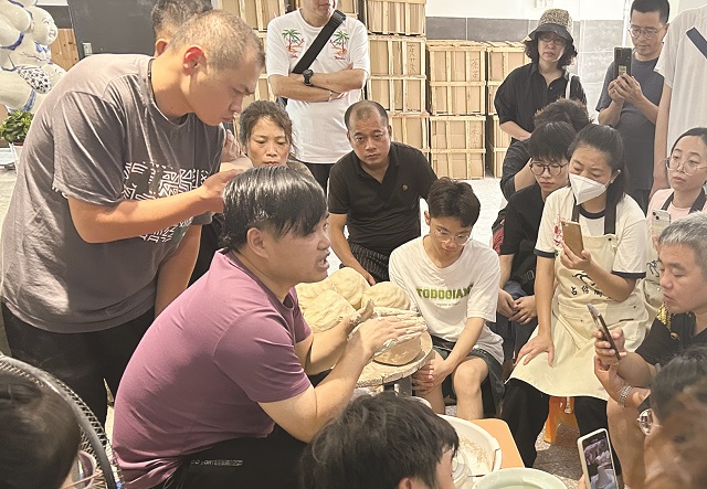 29x2占紹林給學(xué)員授課.jpg