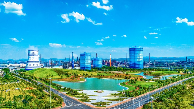 24x1綠意盎然的新鋼廠區(qū)圖景.jpg